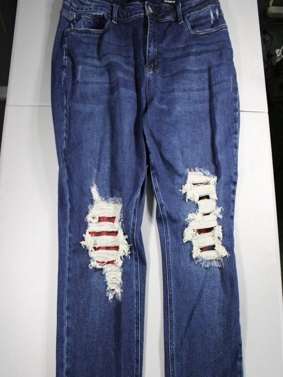 Judy Blue Denim - Judy Blue Women's Medium Wash Boyfriend Fit Distressed Jeans